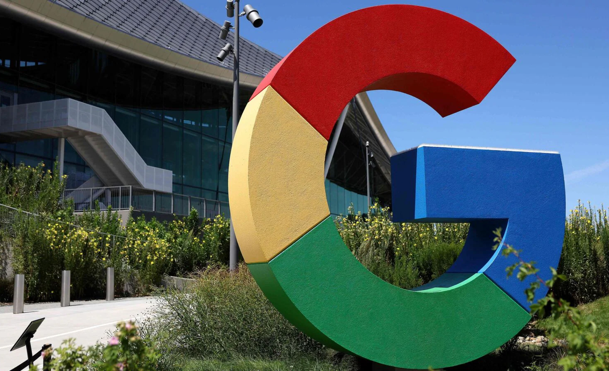 Temnaya-storona-Google-raskryta-Sistematicheskoye-unichtozheniye-dokazatelstv